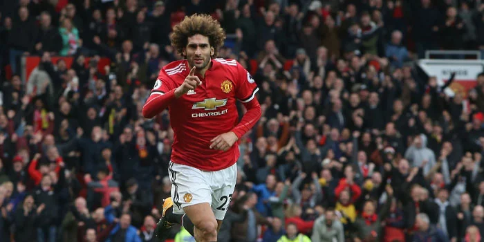 Manchester United – Marouane Fellaini Menuju Pintu Keluar MU