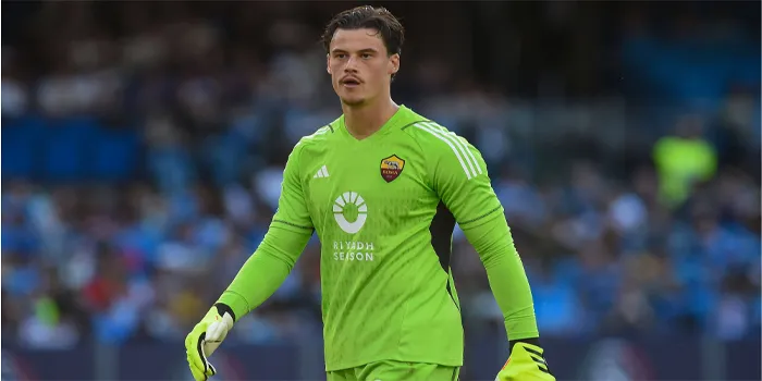 Liverpool Incar Kiper AS Roma Mile Svilar